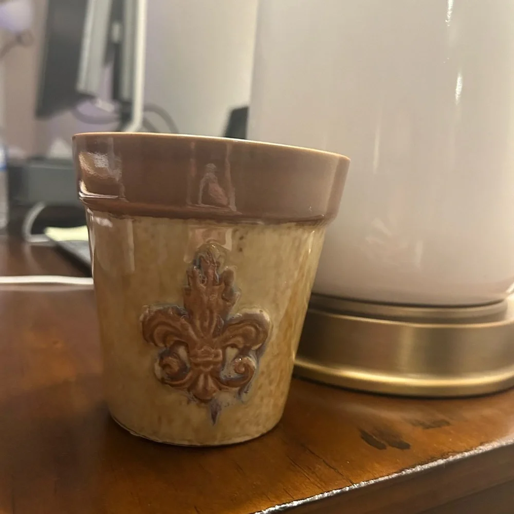 Fleur DeLis Mini Pot